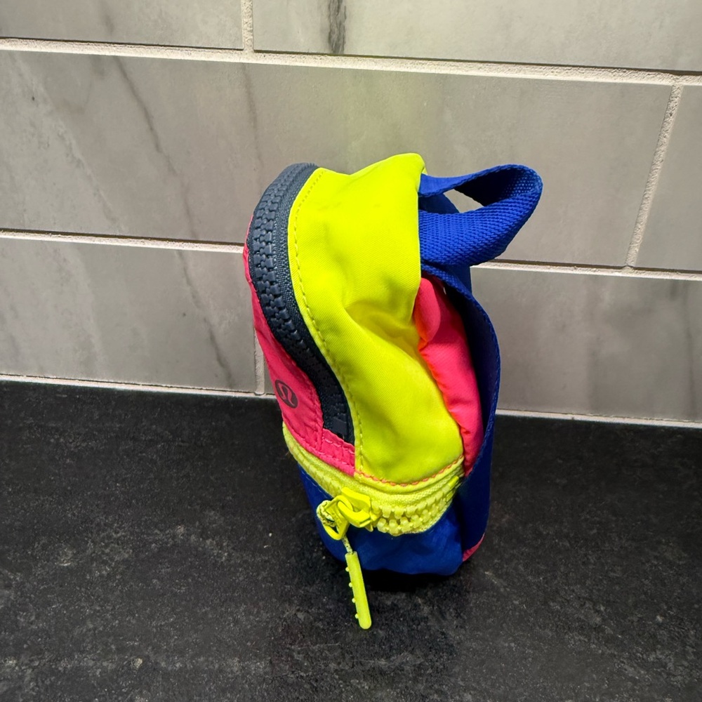 Lululemon Neon Nano backpack - Picture 5 of 7